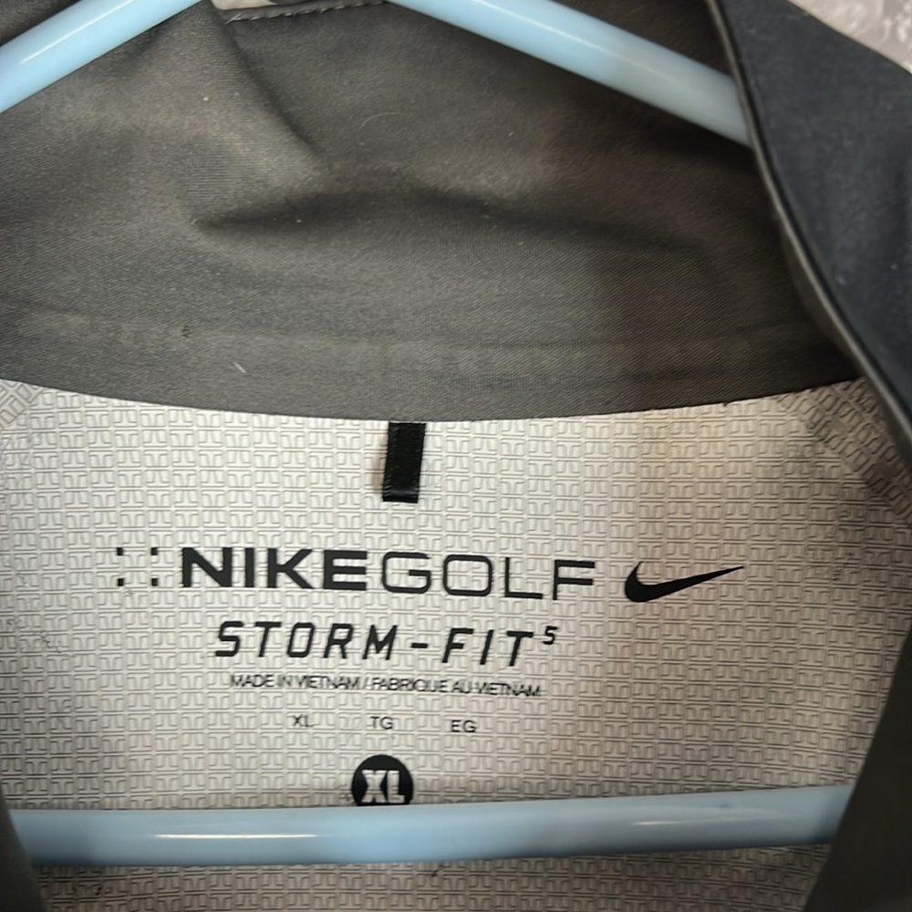 ‎Nike - Picture 3 of 11